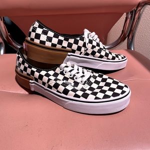 Vans Authentic Checkered shoe gum sole m8.5 w10